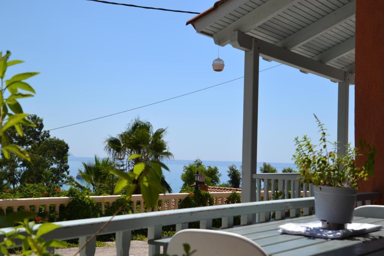 Mihaila Seaside: 2 Bedroom Bungalows Kefalonia Spartià Buitenkant foto