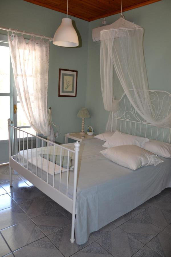 Mihaila Seaside: 2 Bedroom Bungalows Kefalonia Spartià Buitenkant foto