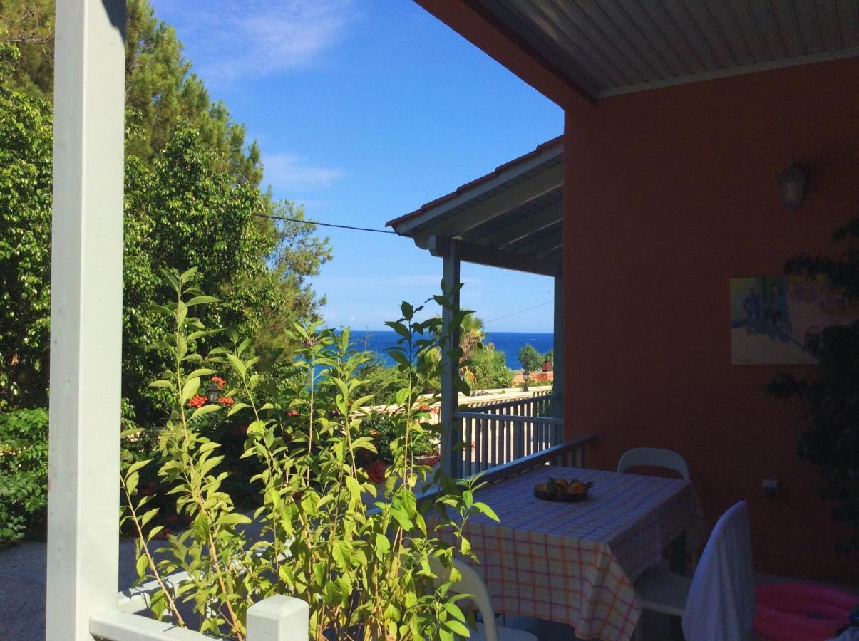 Mihaila Seaside: 2 Bedroom Bungalows Kefalonia Spartià Buitenkant foto